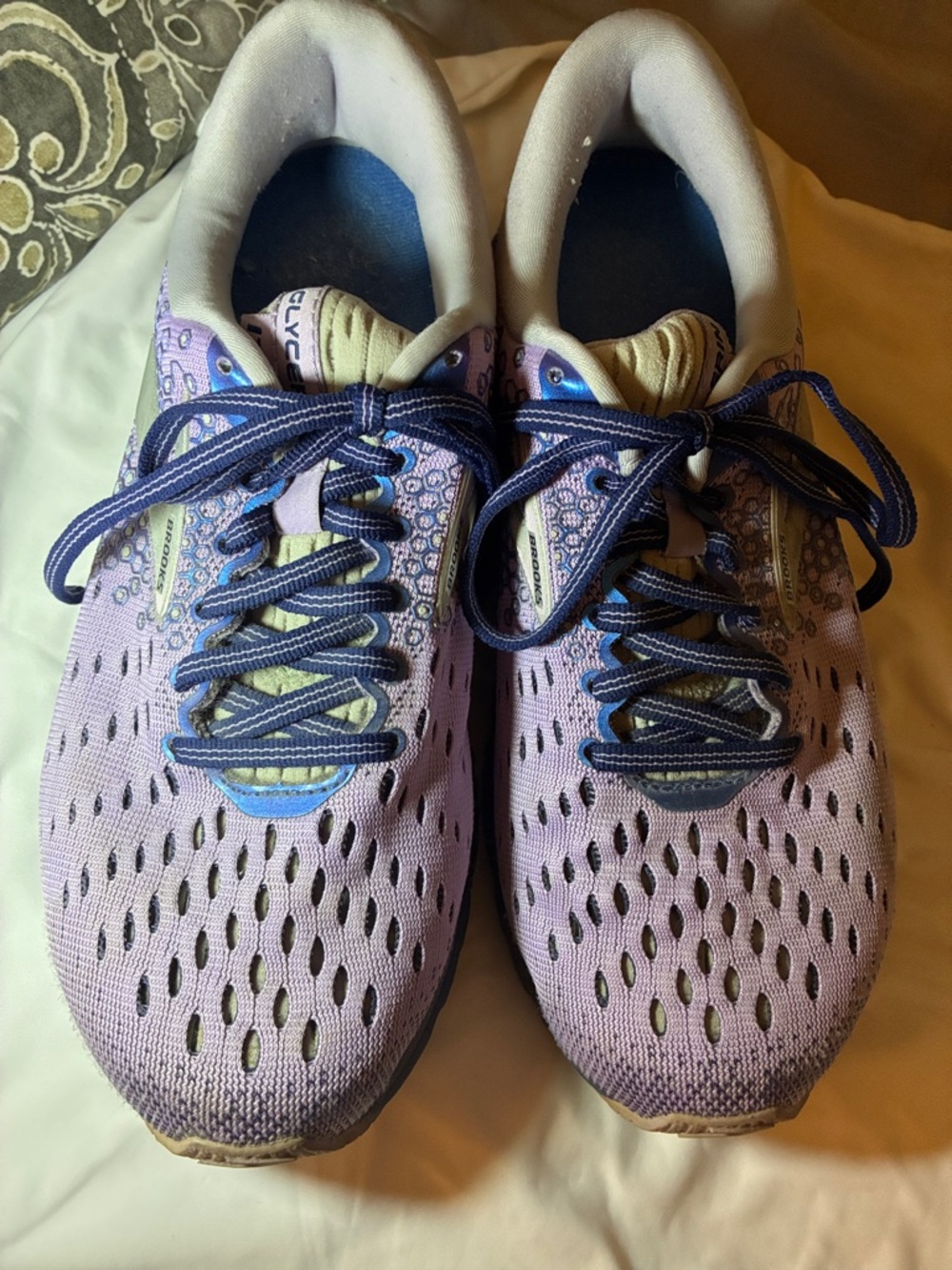 Brooks Women's Lavender Athletic Shoes with Navy Laces
